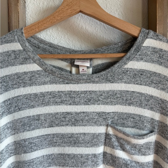 Merona Brushed Cotton Knit Grey & White Striped Top sz: Med - Picture 2 of 8